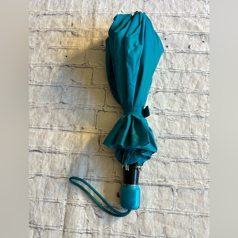 VINTAGE RAINES TEAL COLOR PUSH BUTTON HANDLE UMBRELLA